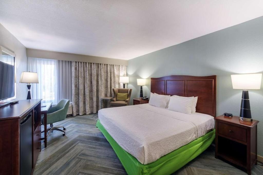 Express & 2* Port Charlotte